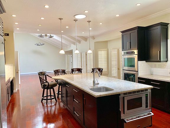 3rd image of 1016 Amarillo Dr