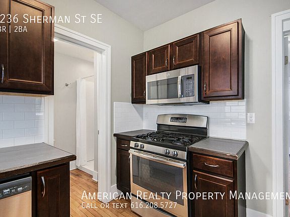 3rd image of 1236 Sherman St SE
