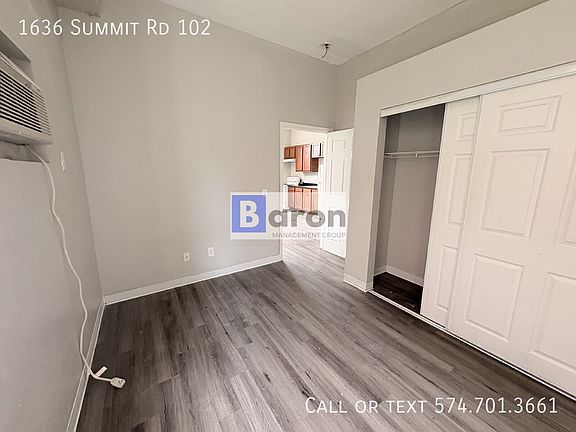3rd image of 1636 Summit Rd #102