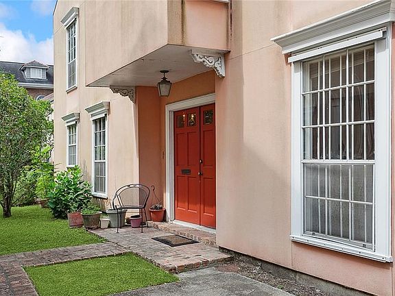 2nd image of 4432 Camp St #4432