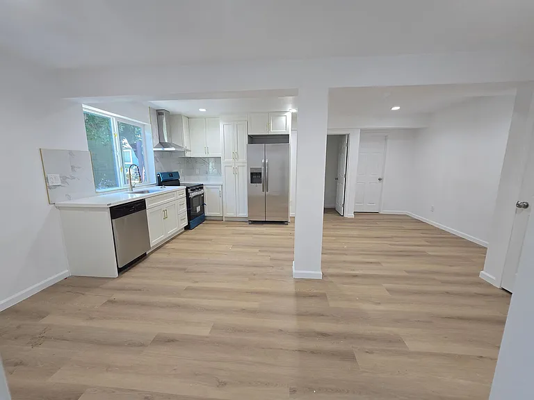 5534 Jefferson Ave — Photo 2
