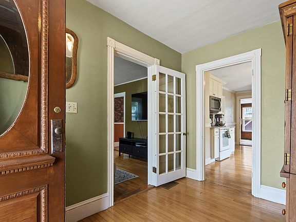 4th image of 24 Grandview Avenue