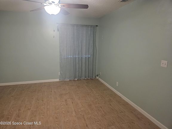 4th image of 869 Marcella Ln
