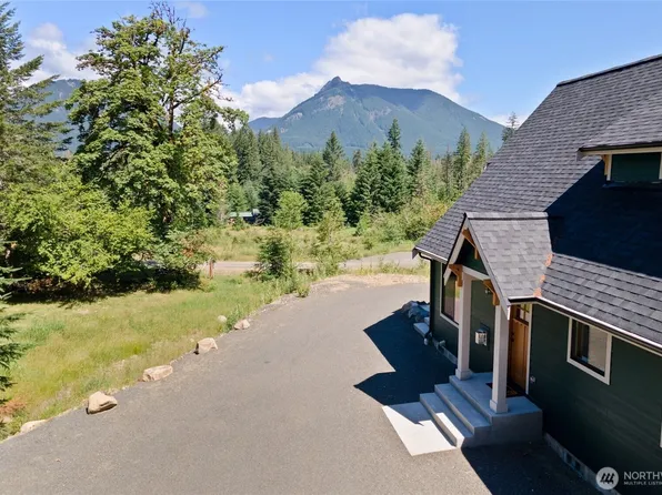 126 Bear Grass Lane, Packwood, WA 98937