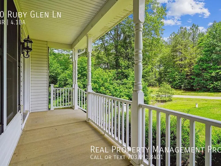 70 Ruby Glen Ln — Photo 2