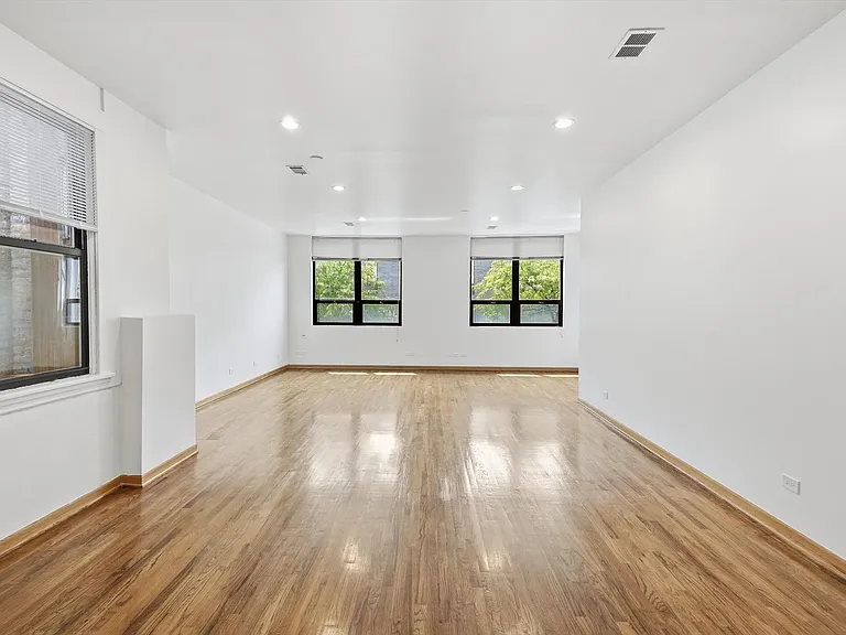 2723 N Clark St #2 — Photo 2