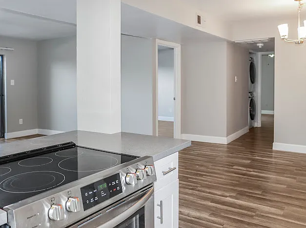 3 bed, 1274 sqft, $2,100 — Photo 3