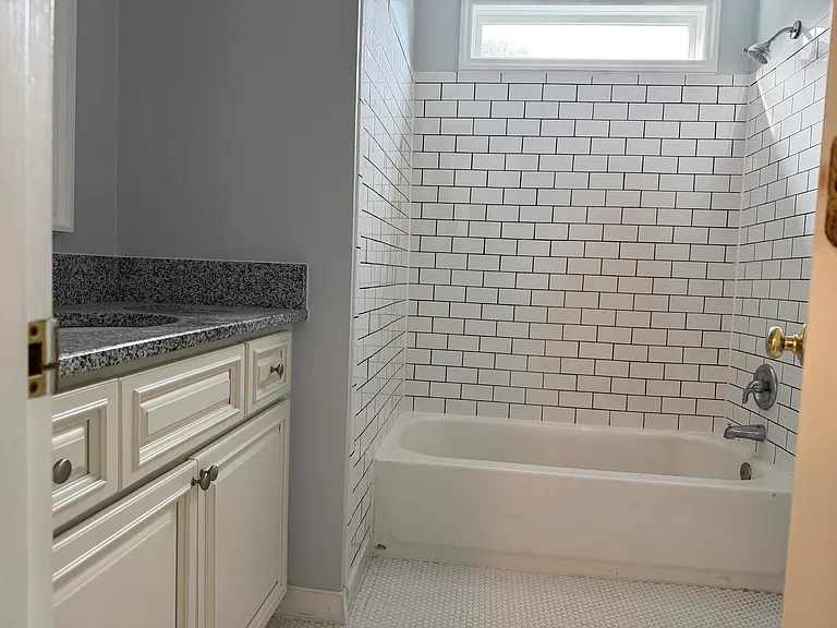 205 Halpen Dr — Photo 7