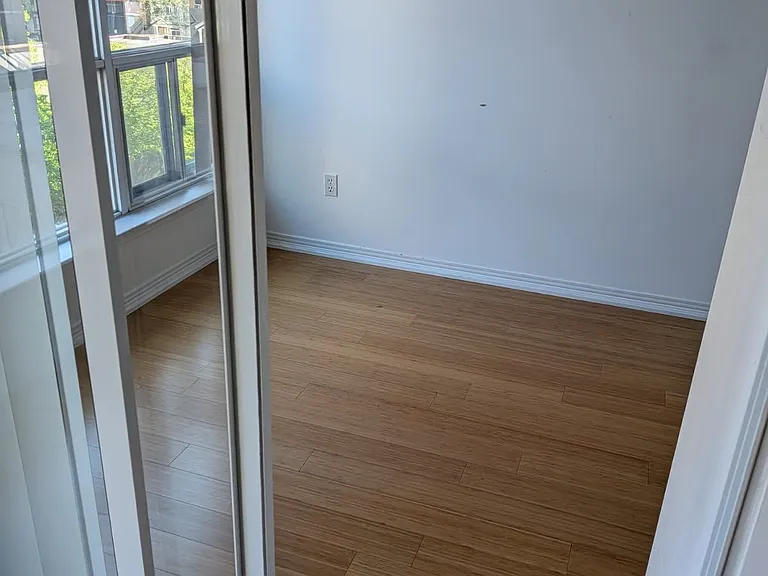 942 Yonge St #503 — Photo 8
