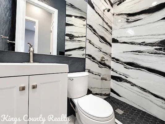 Bathroom, photo 1