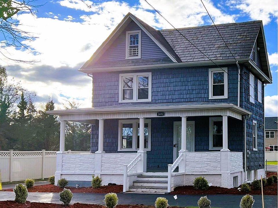Front Of House Circular driveway