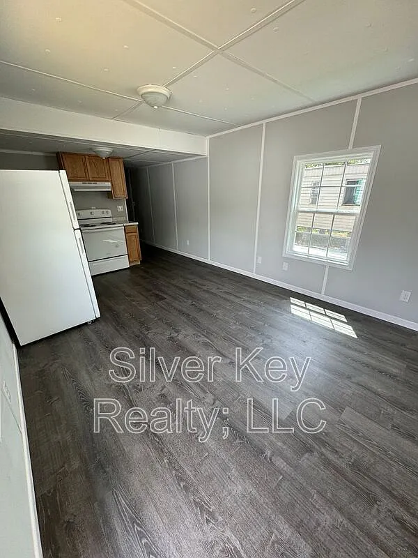 Building Photo - 1004 S Jackson St #A8
