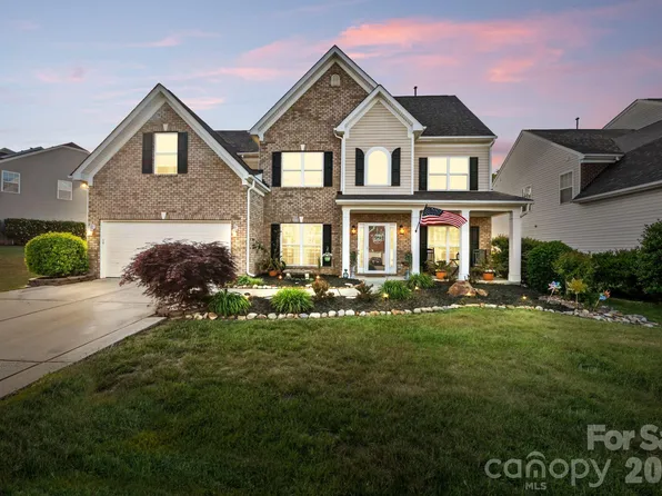 8423 Mossycup Trl, Harrisburg, NC 28075