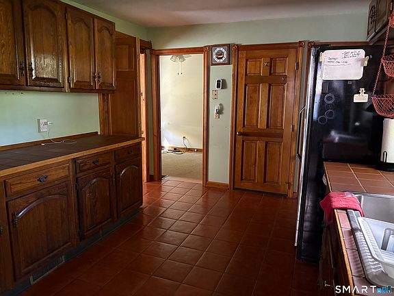4th image of 87 Woodruff Avenue