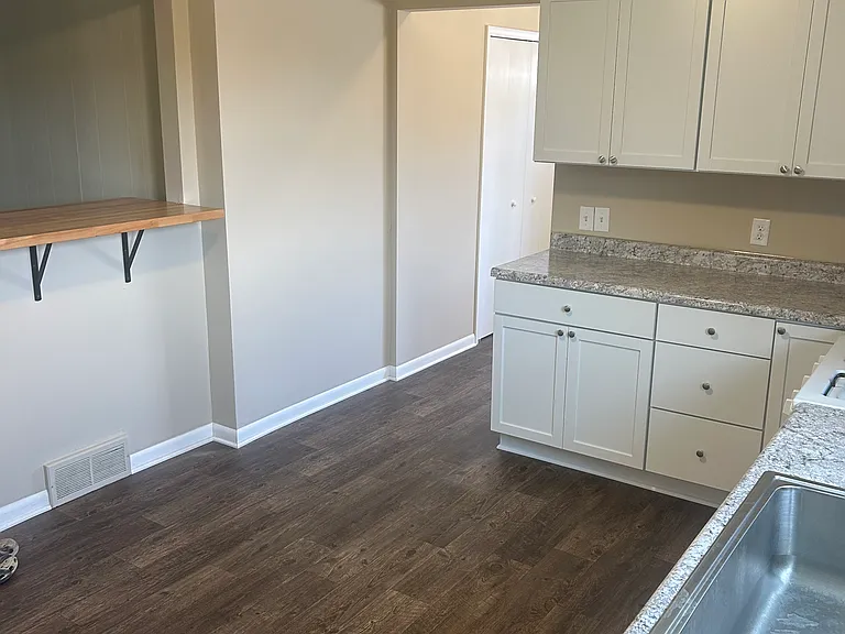 9631 Main St — Photo 3