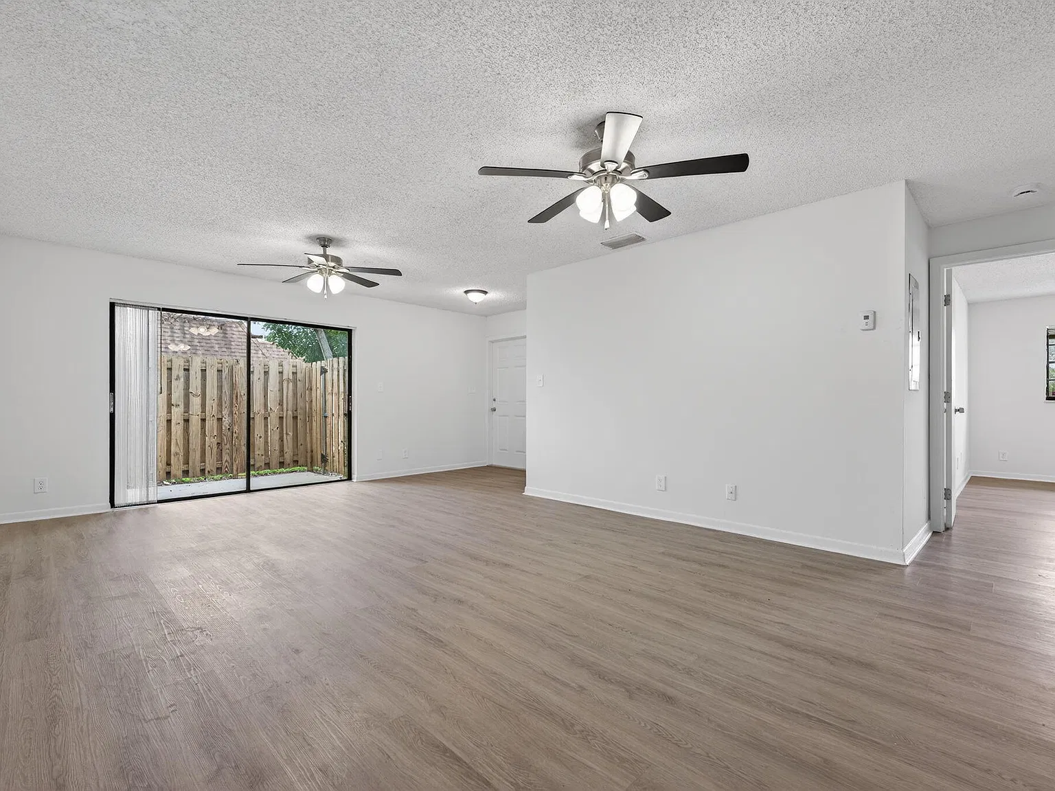 2 bed, 2.0 bath, 980 sqft, $2,150 — Photo 3