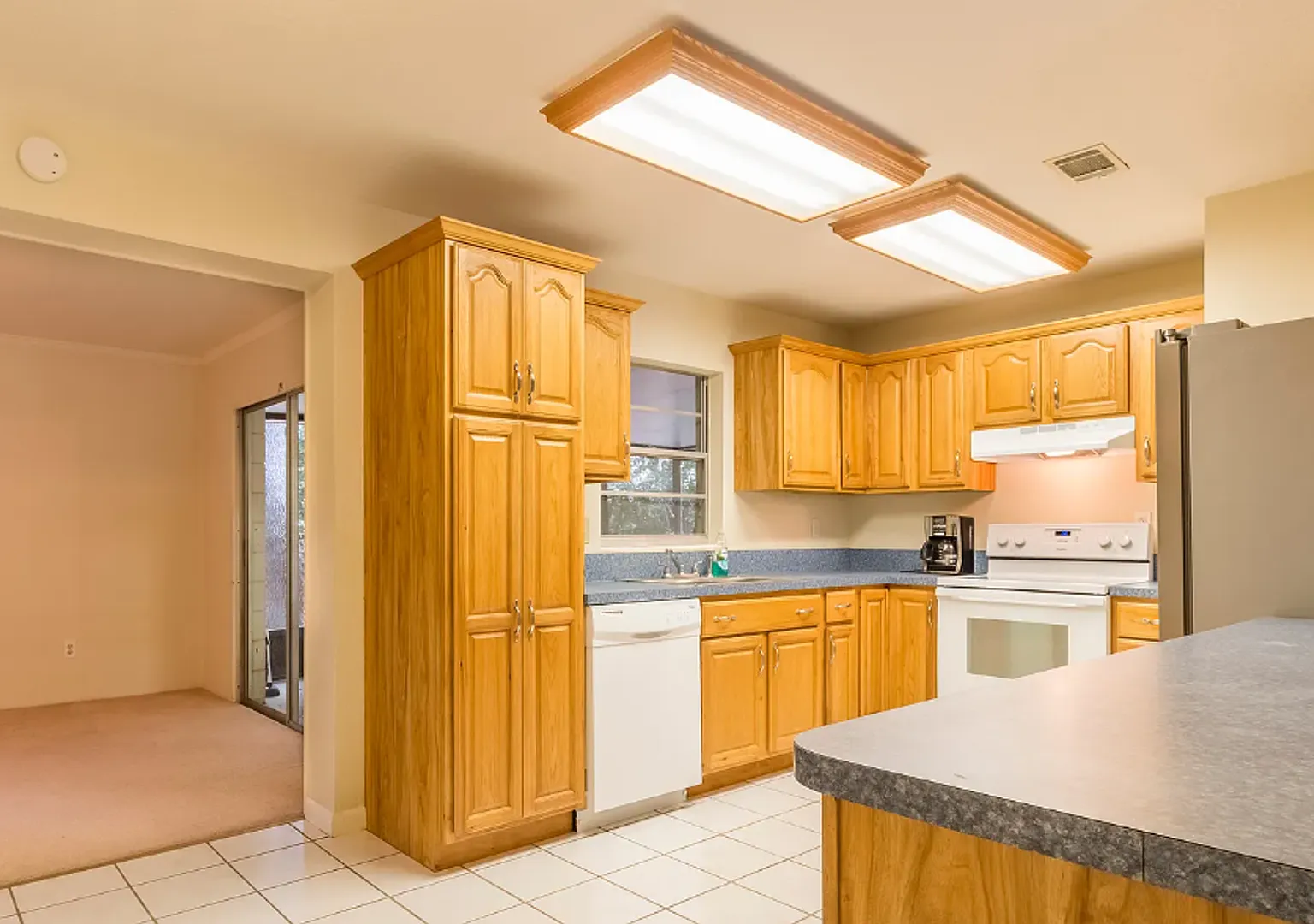 3/2 Home in Northwood Ready for Move-In! — Photo 2