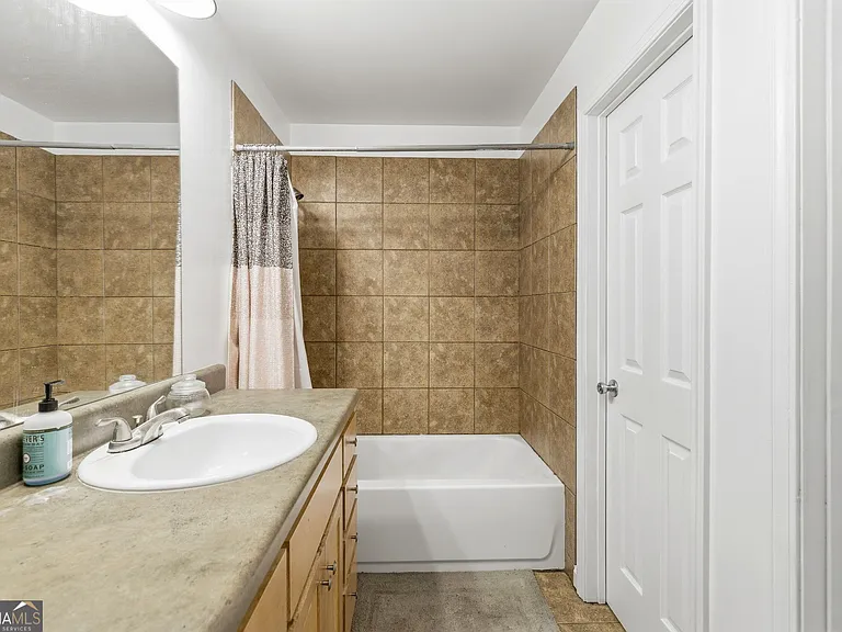 205 Pineview Dr #A — Photo 17