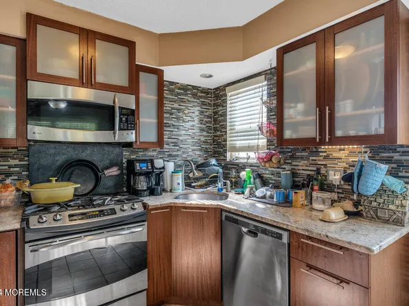 14 Liberty Drive, Tinton Falls, NJ 07753