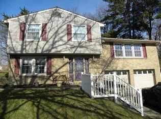 109 Bently Downs Dr, Coraopolis, PA