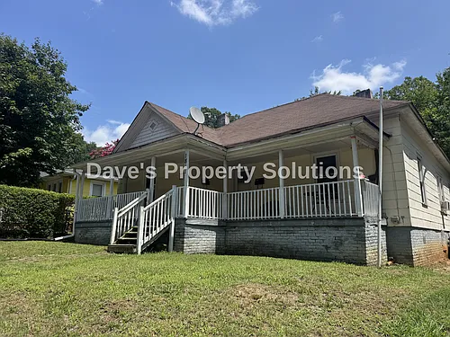 1811 Lomond St Photo 1