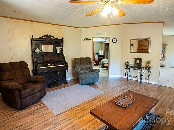 4th image of 4150 Bristol Pl