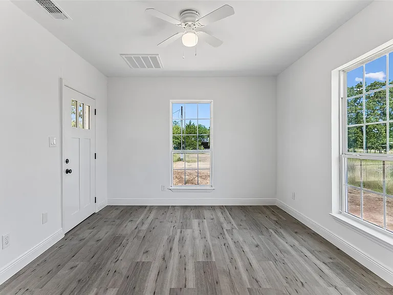 255 Foothill Rd — Photo 11