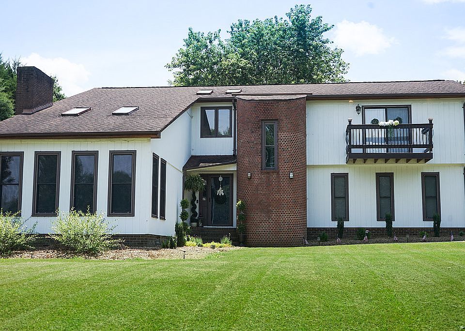1st image of 109 Quail Hollow Dr