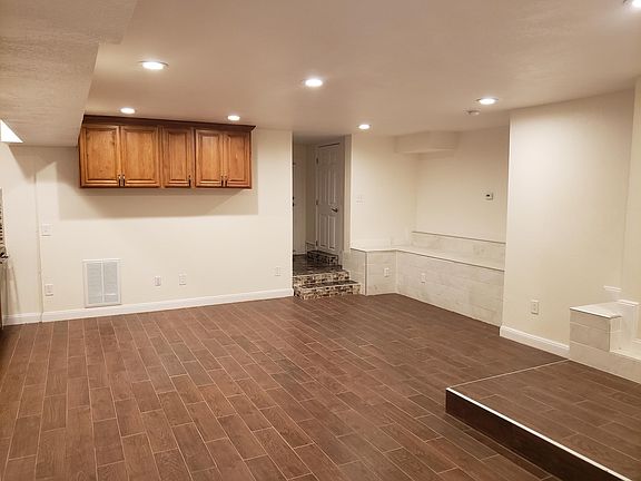 3rd image of 26 Blackhawk Ln #B