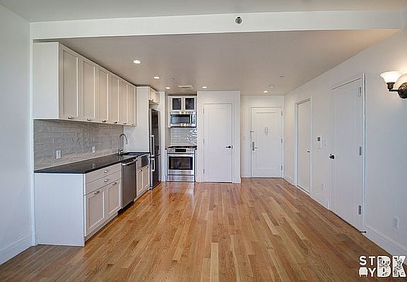 3rd image of 1035 Fulton St #5D