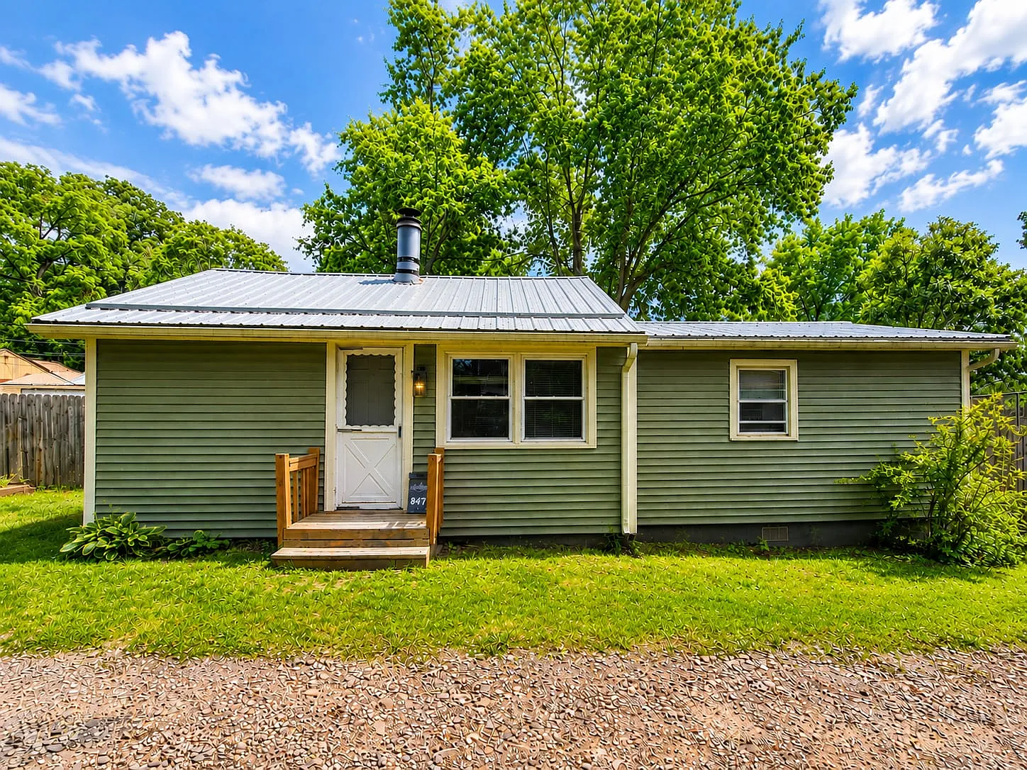3 bed, 1175 sqft, $1,725 — Photo 3