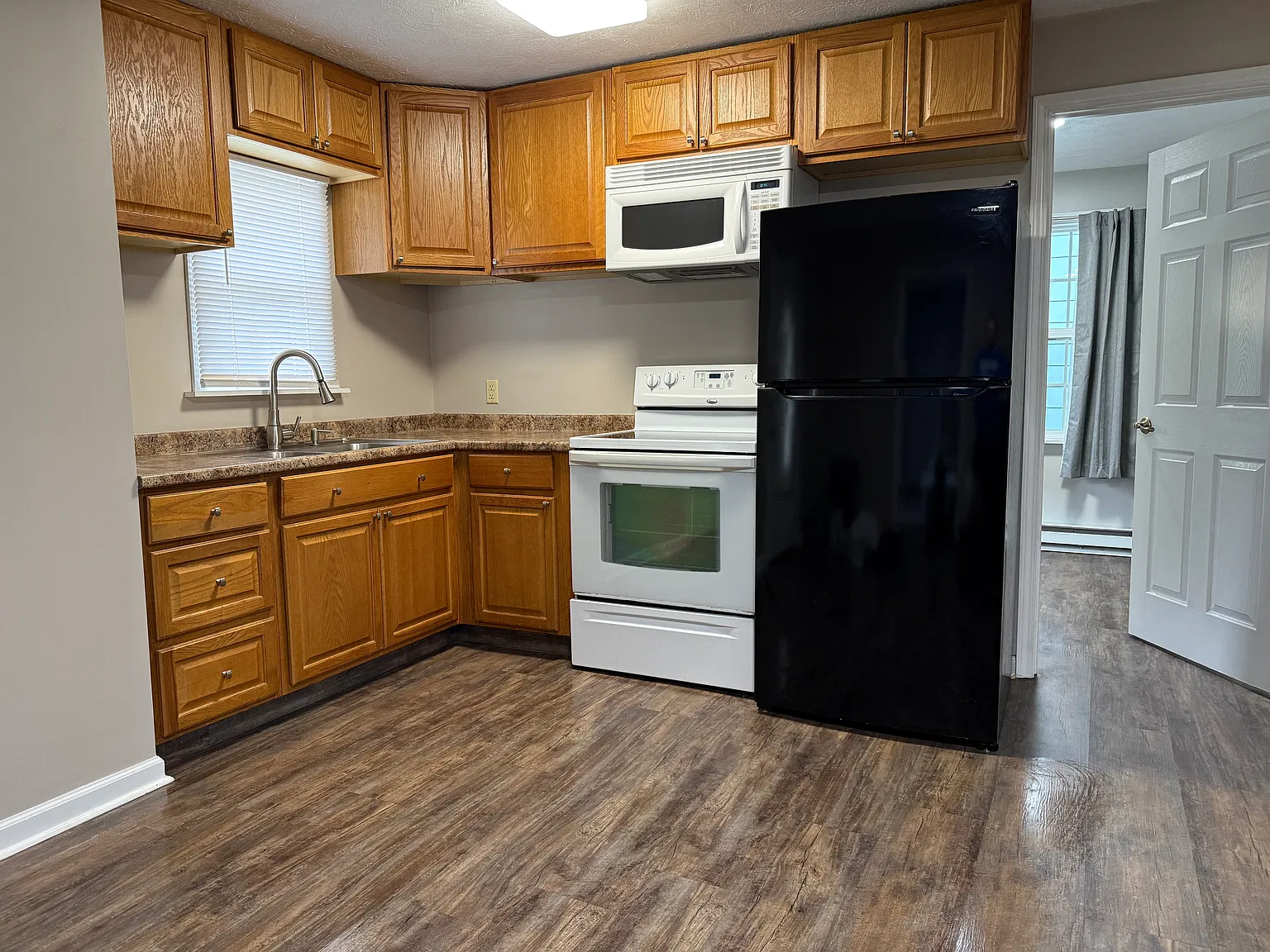2 bed, 750 sqft, $1,500 — Photo 3