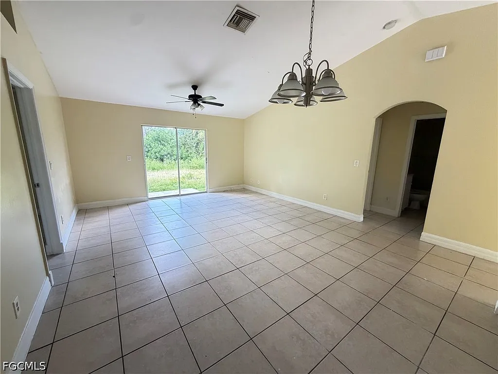 3 bed, 2.0 bath, 1119 sqft, $1,500 — Photo 2