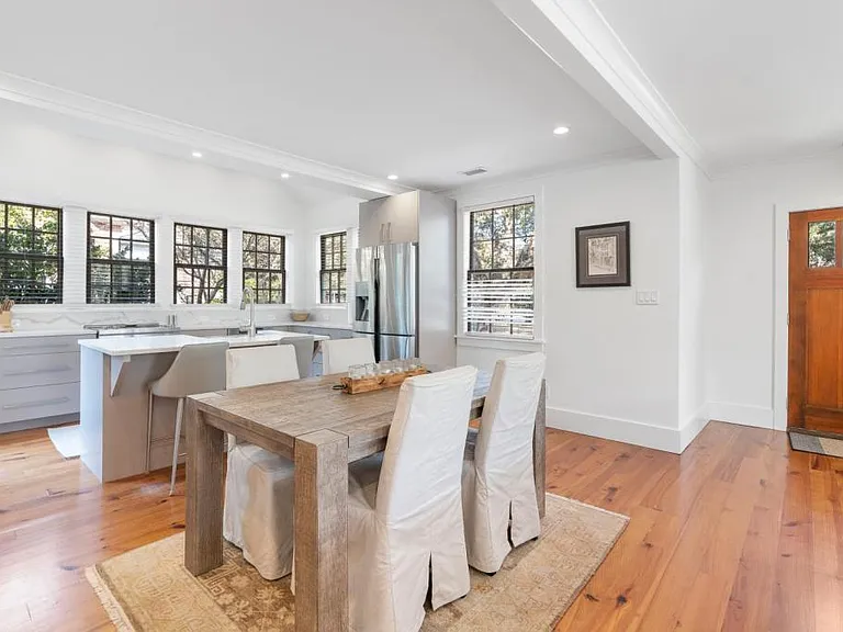 59 Beverly Rd — Photo 2
