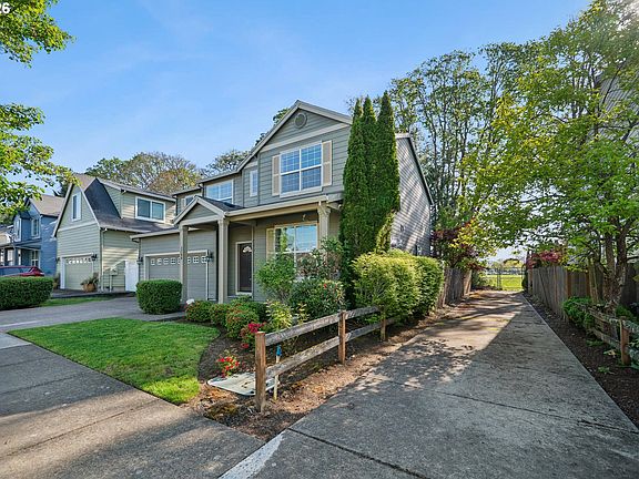 3rd image of 3780 SE Belle Oak Ave