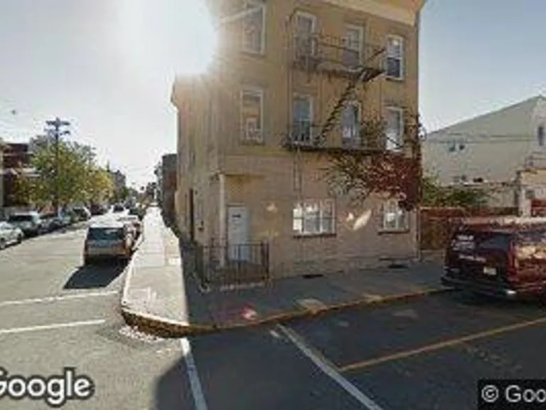 401 70th St #1-R — Photo 2