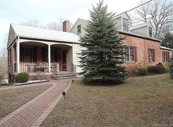 Beautifully maintained and solidly built 3 bedroom cape