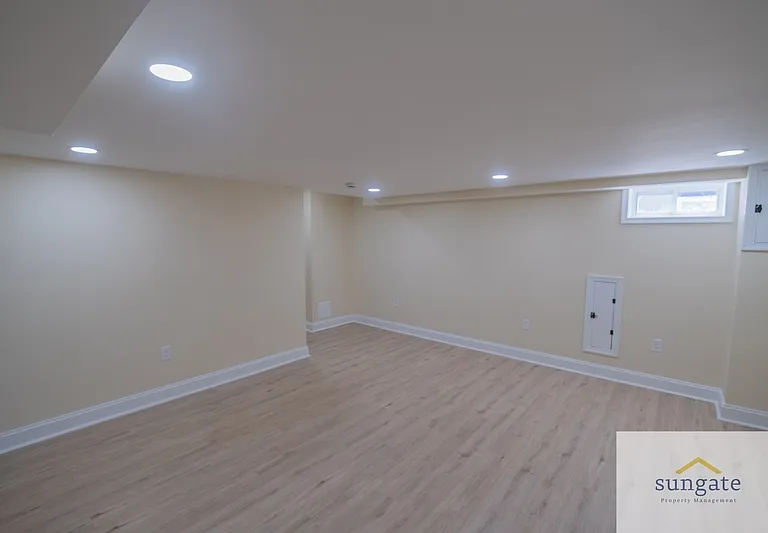 1444 Meridene Dr — Photo 32