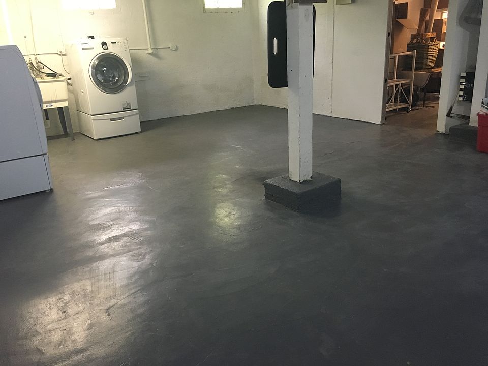 2nd image of 5905 NE Sacramento St