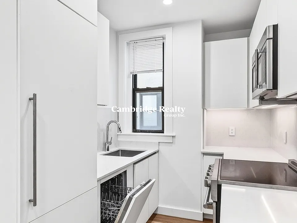 12 Elko St #3T