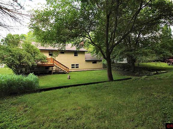 5th image of 820 Sunrise Dr