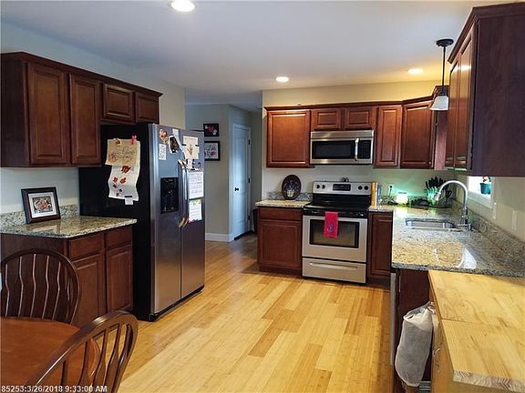 4th image of 15 Whitney Ave
