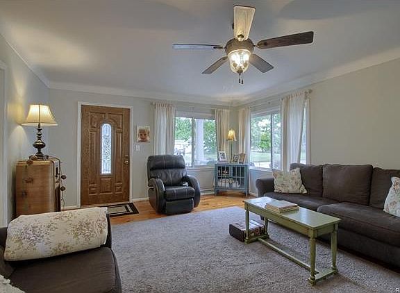 5th image of 802 Henry St