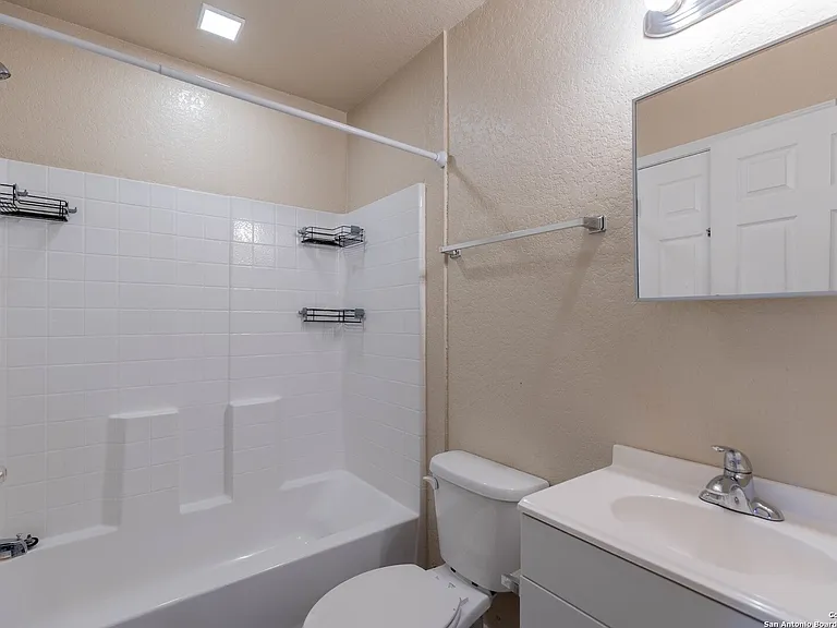 8111 Landing Ave #1101 — Photo 10