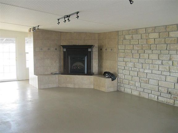 5th image of 2383 County Road 215