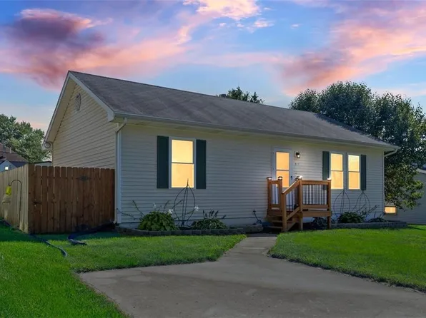 511 W 4th St, Cameron, MO 64429