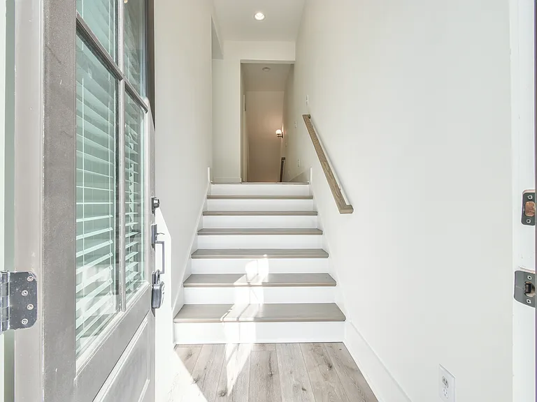 5858 Westin Rd — Photo 3