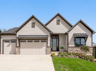 22428 W 90th Ter, Lenexa, KS 66227
