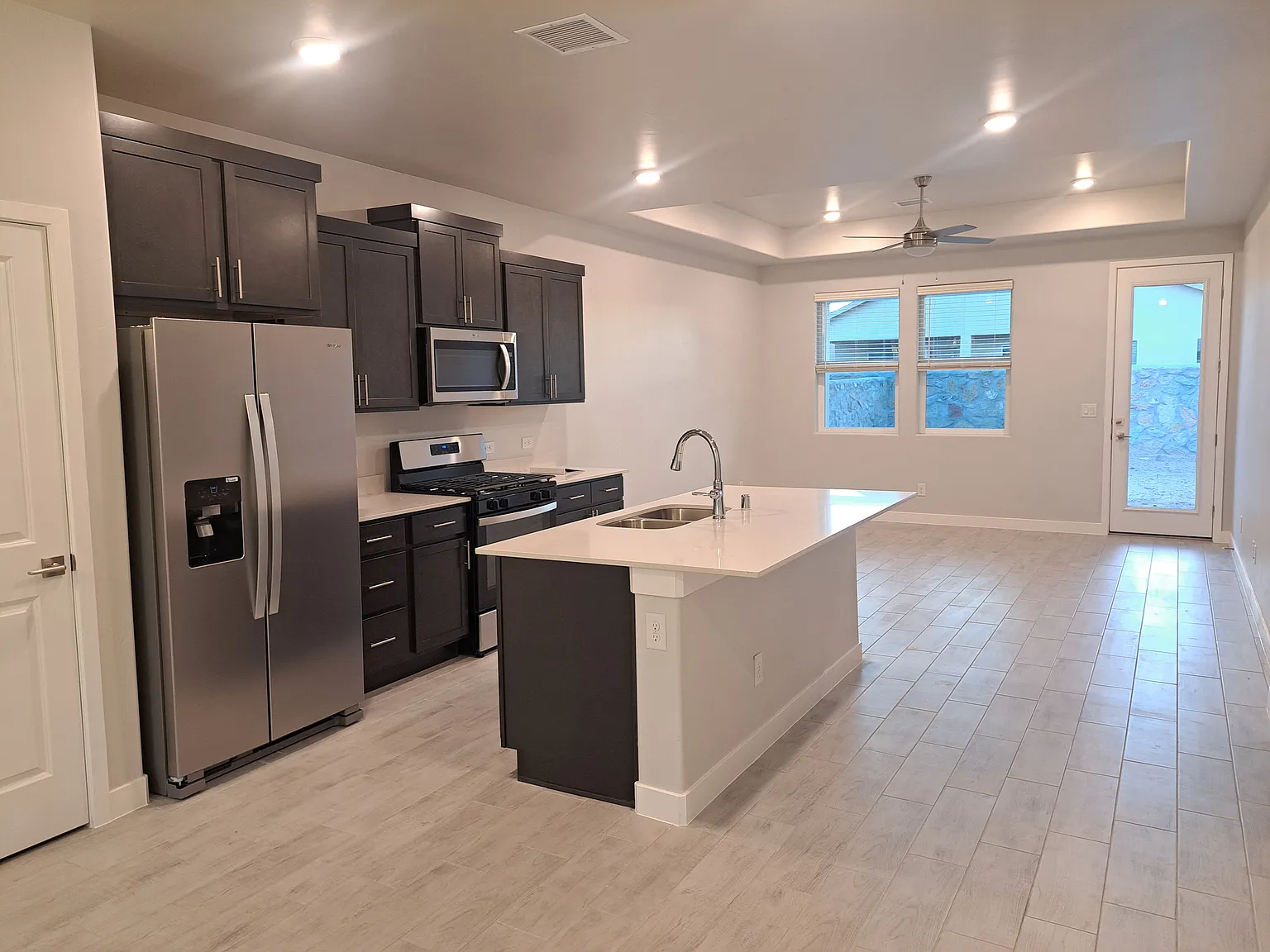 3 bed, 1337 sqft, $1,750 — Photo 2