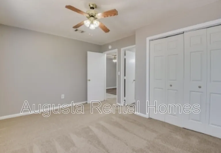 2449C Jennings Rd — Photo 12